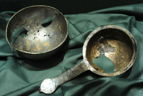 Bowl and ladle.