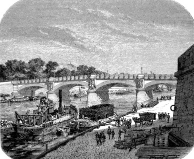 Pont des Invalides is the lowest bridge traversing the Seine in Paris
