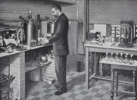 production of Plague vaccine at the Pasteur Institute at Paris
