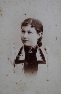 Frau
