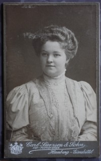 Frau