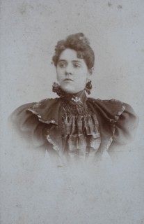 Frau