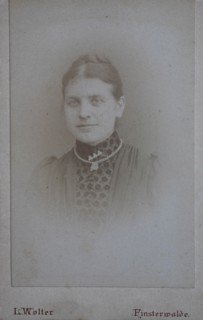 Frau
