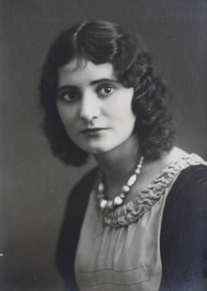 Frau