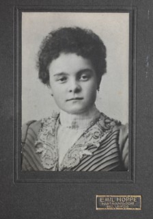 Frau