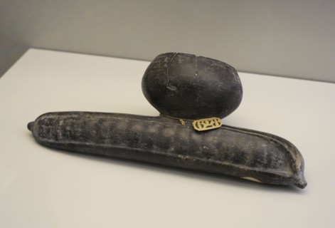 Phytomorphic vessel depicting a fruit known as guaba or pacay