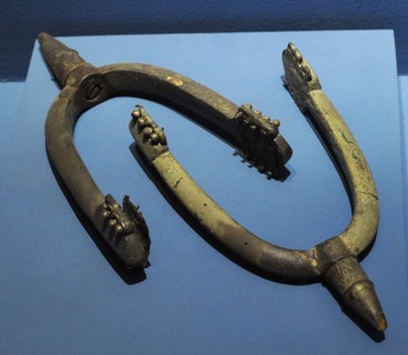 Massive bronze spurs of Carolingian Provenance