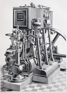 Standing compound steam engine with precision control