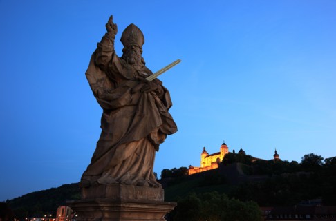 Sankt Kilian statue and fortress Marienberg