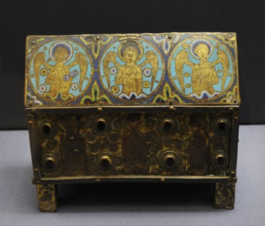 Small chasse with angels in medallions.