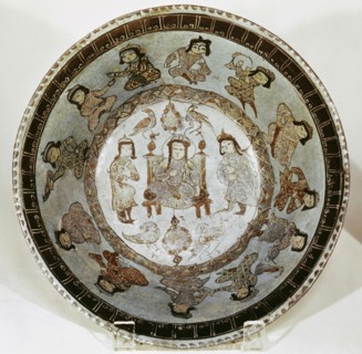 Figurative decoration of the interior of a cup.