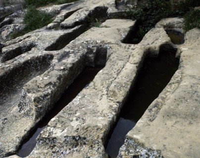 Anthropomorphic tombs.