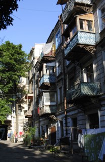 Partial view of a street.