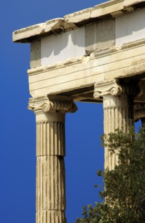 Erechtheion.