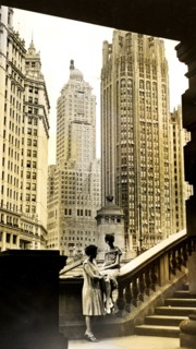 1929 - two Girls under Link Bridge in Chicago