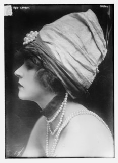 April 15, 1922 - Ziegfeld Follies girl Kay Laurell