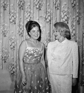 Grand Gala du Disque poplar in Kurhaus in Scheveningen Princess Margriet together with Marlene Dietrich Date October 12, 1963 / Location Scheveningen, South Holland.