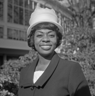 American-Belgian jazz singers in Kijk de Rijk Show, Donna Higtower after the press conference (head) Date April 10, 1964.