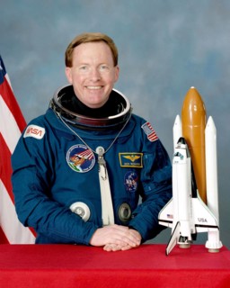 (20 March 1989) --- Astronaut  Richard N. Richards official portrait.