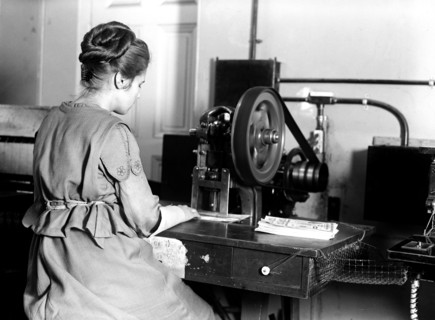 Seal of the United States, stamping bonds circa 1917.