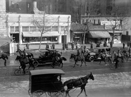 Washington D.C. Street Scene - Child's Restaurant circa 1917.