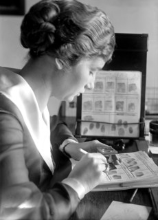 Navy Department, U.S. Intelligence Bureau, Finger Print Department circa 1918 (Clerk Marie S. Dahm) .