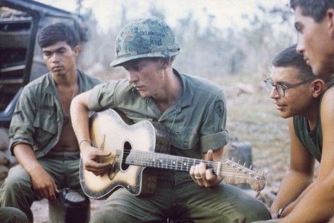 Guitar player in Vietnam