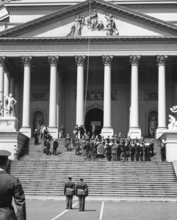 Iwo Jima survivors raise flag over US. Capitol