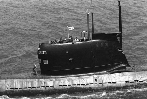 Soviet Foxtrot class submarine while the ship is underway