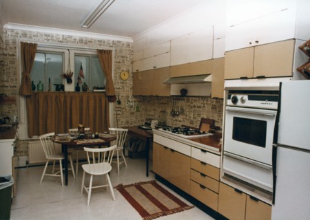 U.S. embassies consulates and chancery buildings -  London - Executive Level Position Residence - 1980.