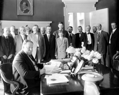 President William Howard Taft signing Arizona statehood bill.