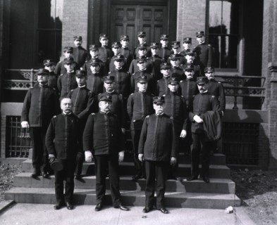 Faculty and [class?] of student officers