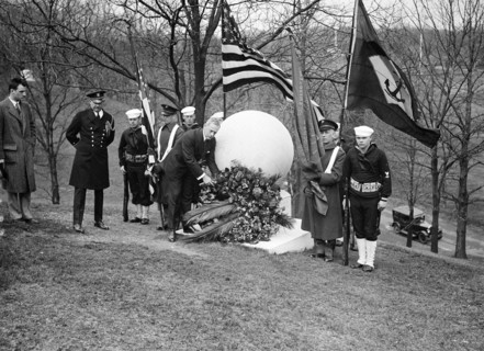 Navy honors twenty-first anniversary of discovery of North Pole by Admiral Peary