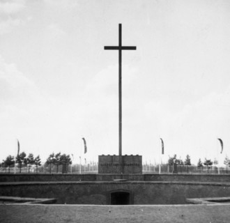 Düsseldorf Exhibition 1937 large cross