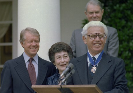 Jimmy Carter presents the Presidential Medal of Freedom to Arthur Goldberg.