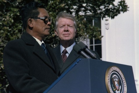 Kriangsak Chomanan and Jimmy Carter at arrival ceremony for the Prime Minister of Thailand.