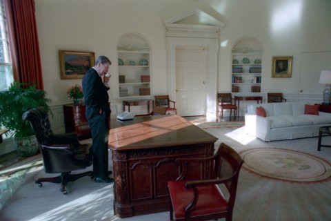 1989 President Reagan in the Oval Office.