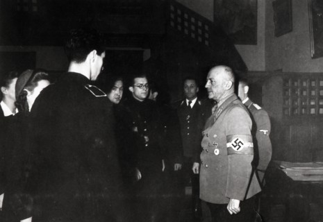 Visit of the spanish youth leader to a Nazi Officer