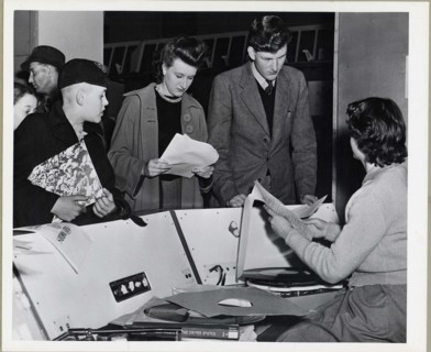 Visitors at the USIS Music Desk, London ca. 1950