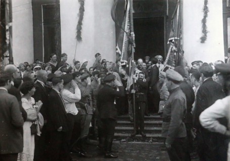 Exiting the Uritsky Palace (Tauride Palace) at Petrograd