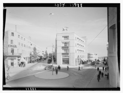 Italian building in Jerusalem, a street scene, the Assicurazioni Generali, Jerusalem ca. between 1940 and 1946