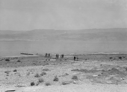 A group of people walking from the Dead Sea seen from the Kallia Hotel ca. between 1934 and 1939
