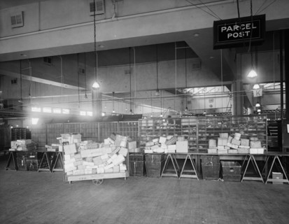Parcel post section, City Post Office, [Washington, D.C.] ca. between 1910 and 1925