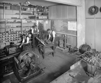 African American men in a workshop at Howard University, [Washington, D.C.]. ca.  between 1910 and 1920