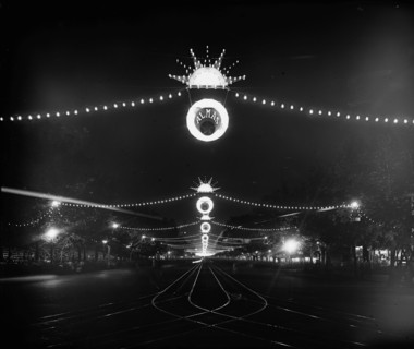Pennsylvania Avenue at night, illuminated, Washington D.C. ca.  between 1910 and 1920