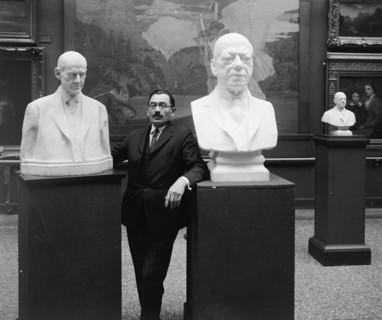 Moses Dykaar with busts of Presidents at National Gallery, [Washington, D.C.] ca.  between 1910 and 1926