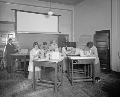 African American students in art class at Howard University, [Washington, D.C.]. ca.  between 1910 and 1920