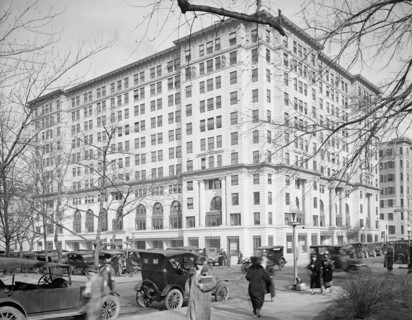 Building at corner of 15th and K St., N.W., Washington, D.C. ca.  between 1910 and 1920