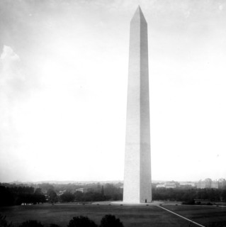 Washington Monument in Washington, D.C. ca.  between 1910 and 1935