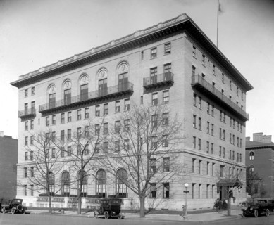 Cars parked outside the Army & Navy Club, 17th and I Streets, [Washington, D.C.] ca.  between 1910 and 1926